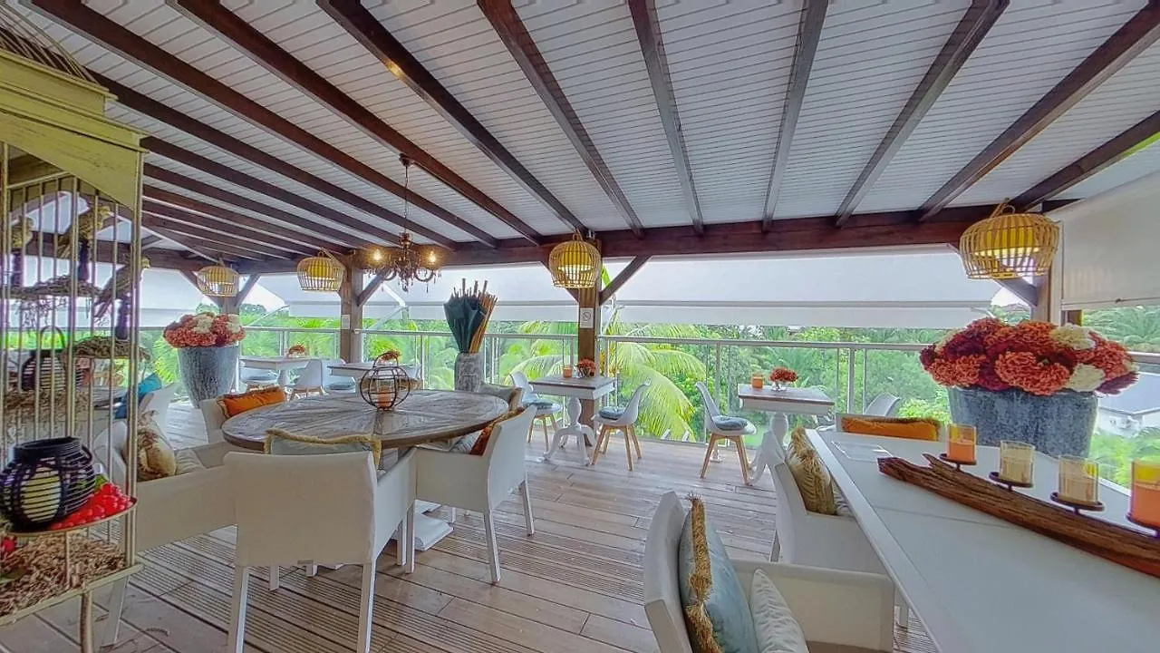 Villa Green Lord Domaine - Lodges Piscine & Spa - Bar & Lounge - Restaurant Gastronomique Lamentin